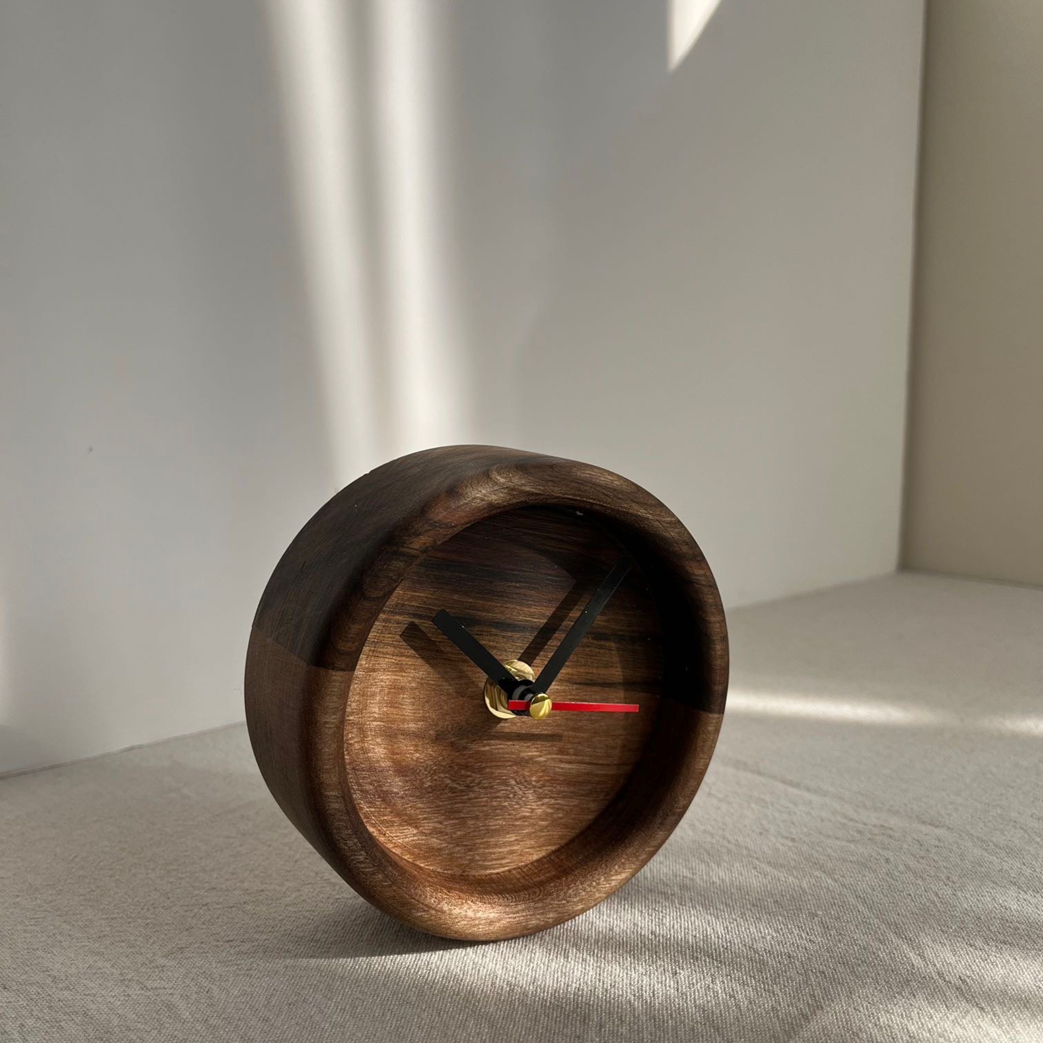 photo-output ساعت چوبی - تصویر 1